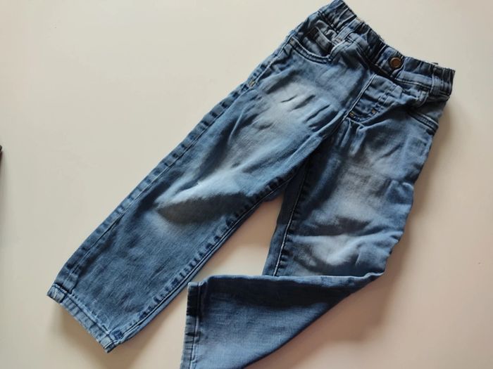 Jean taille 3 ans.