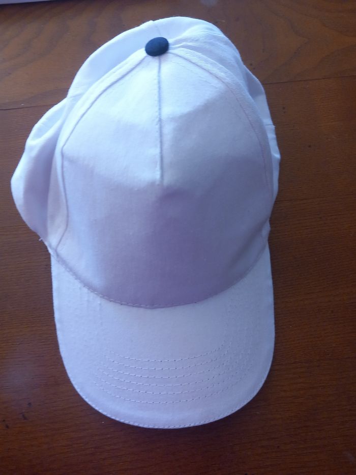 Casquette réglable