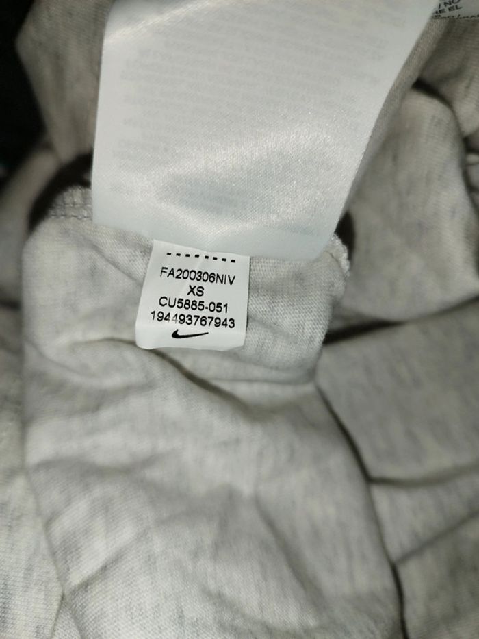 T-shirt col V - photo numéro 5