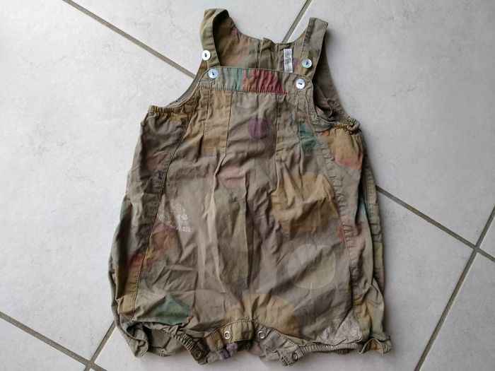 Salopette combi short Kaki. Un amour de petit boy. Bébé 12 mois - photo numéro 2