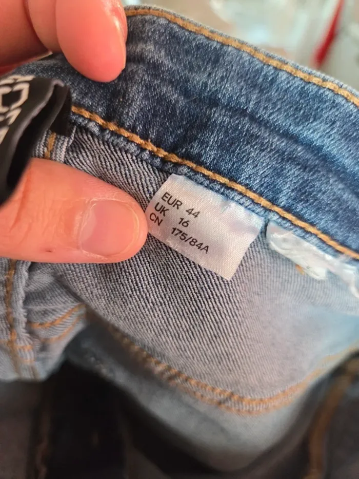 🤗 Jean femme T.44 H&M - photo numéro 5