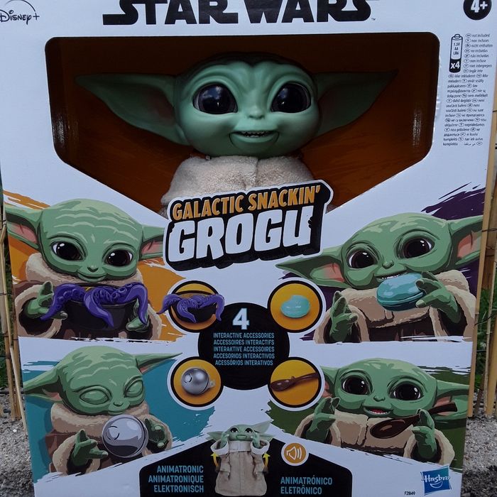 Grogu galactic snackin