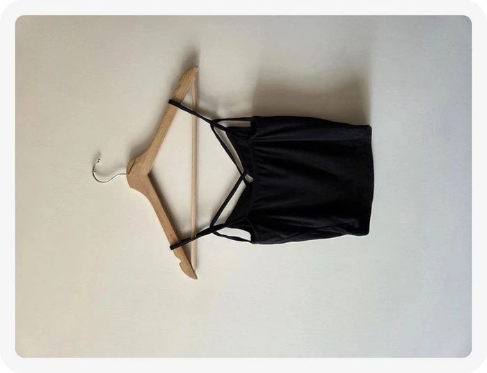 tops court noir taille S - photo numéro 2