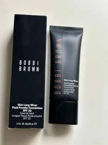Bobbi Brown Skin long-wear fond de teint fluide neuf Chestnut