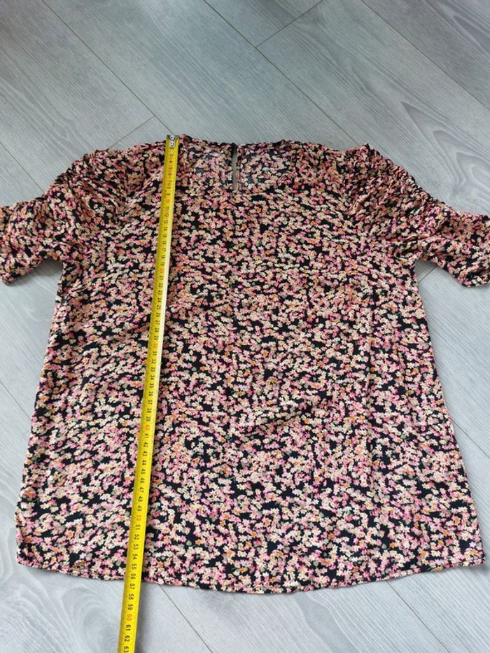 Blouse manches courtes H&M
taille 38 - photo numéro 6
