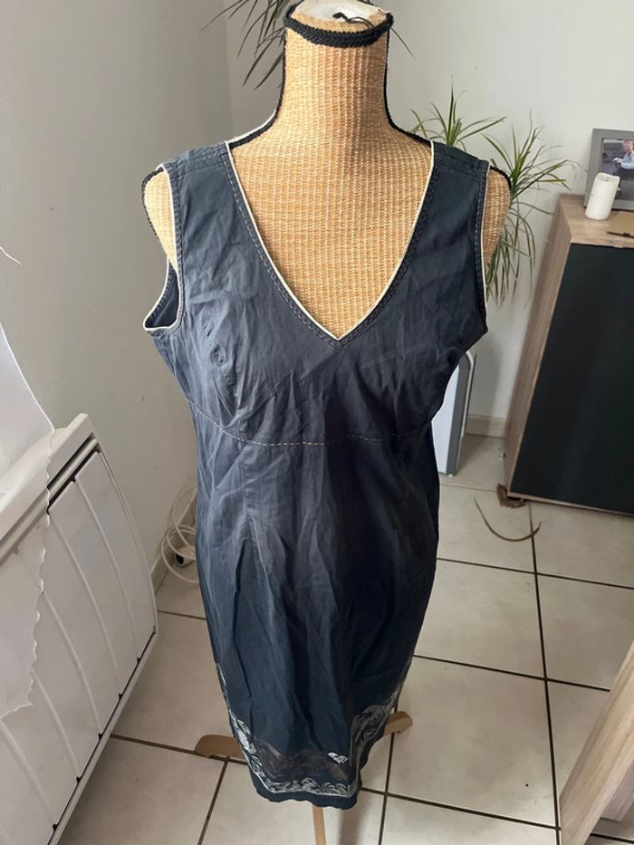 Robe nitya