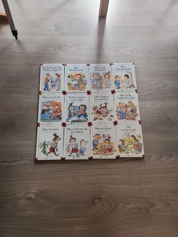 Lot de 12 livres max et lili