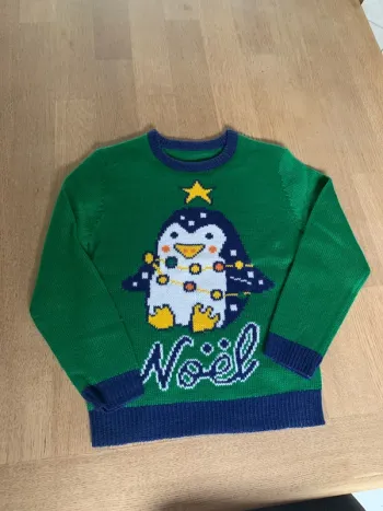 Pull noël 6/8 ans neuf