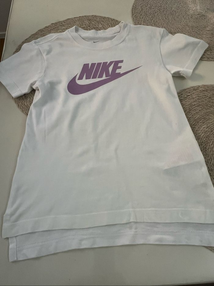 Un t-shirt Nike taille S (128-137 cm) - photo numéro 2