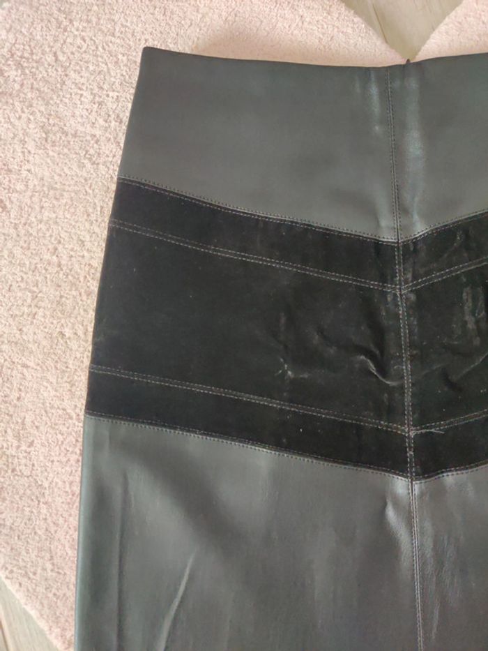 Jupe noire - photo numéro 3