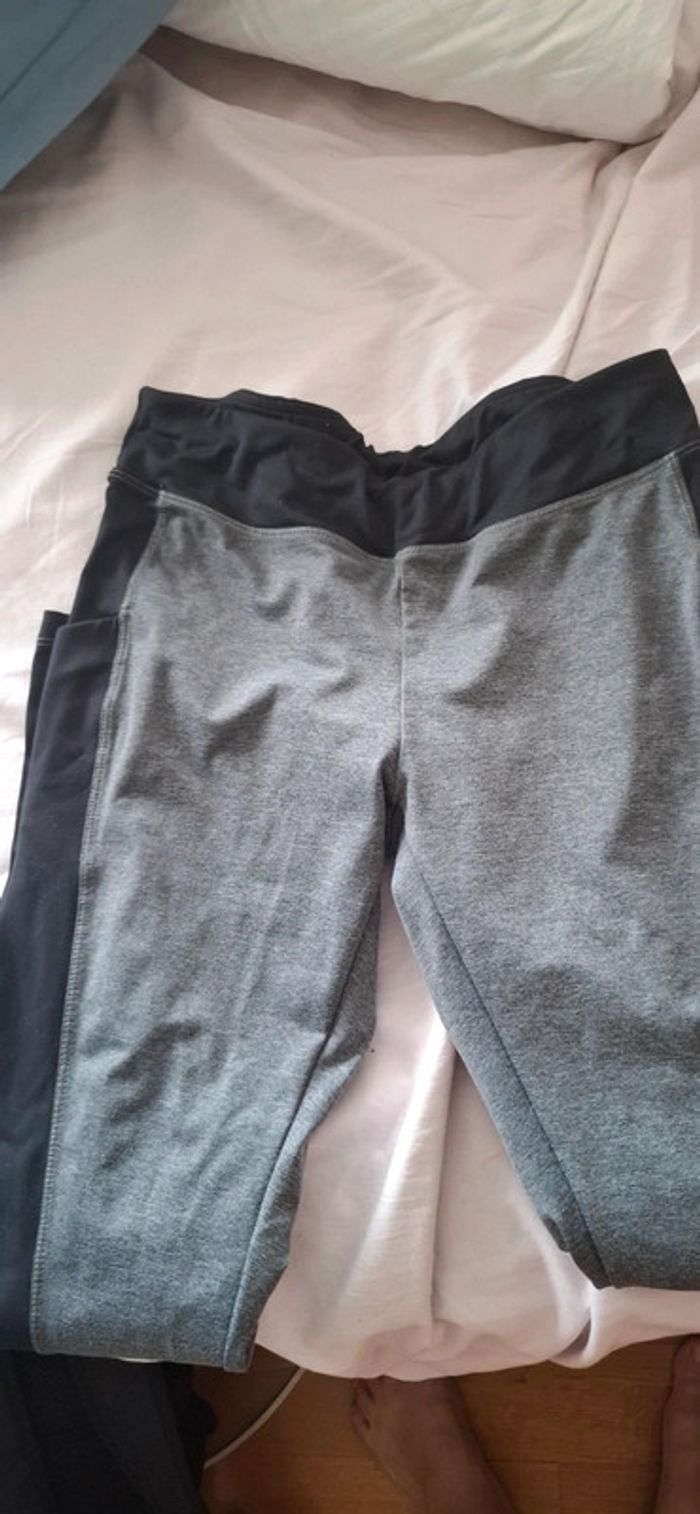 Leggings sport taille S gris et noir avec pochettes laterales