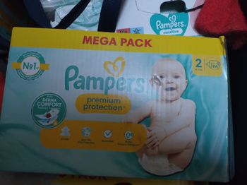 Pack de 114 couches Pampers premium protection taille 2