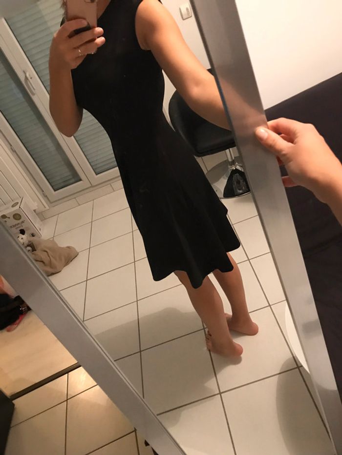 Robe noir neuve - photo numéro 2