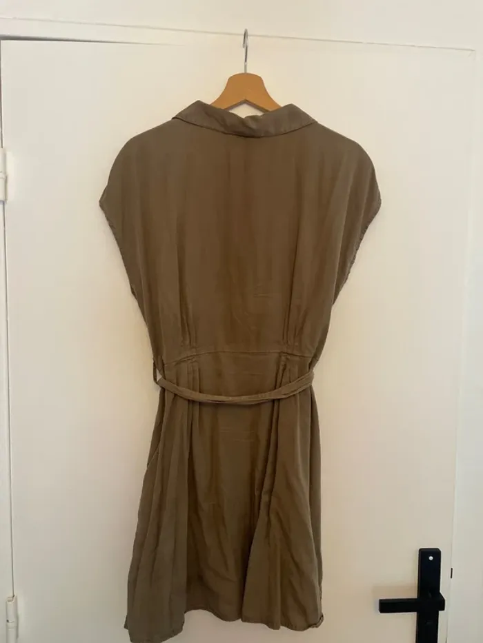 Robe kaki Zara L - photo numéro 3