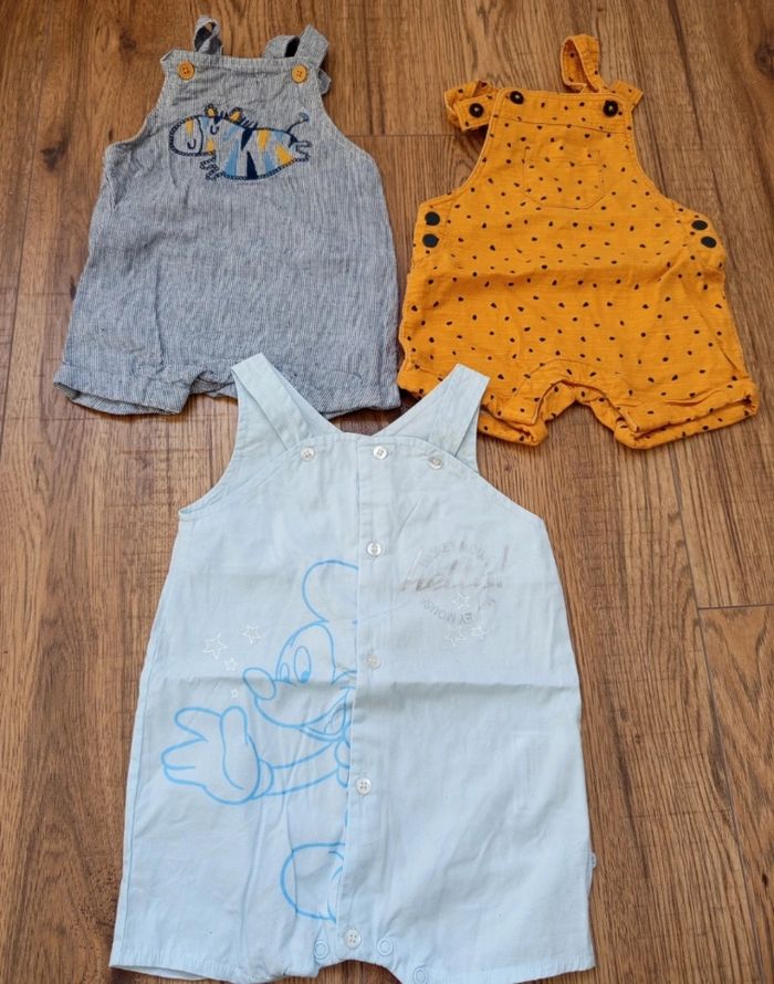 Lot salopette taille 3 mois