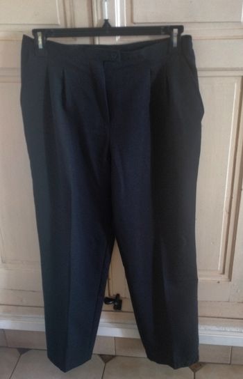 Pantalon noir femme/ taille 40/ bon etat.