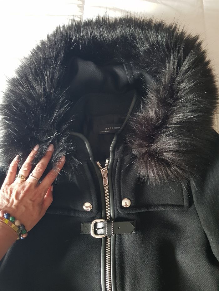 Magnifique manteau à capuche fausses fourrure taille 38 Zara - photo numéro 3