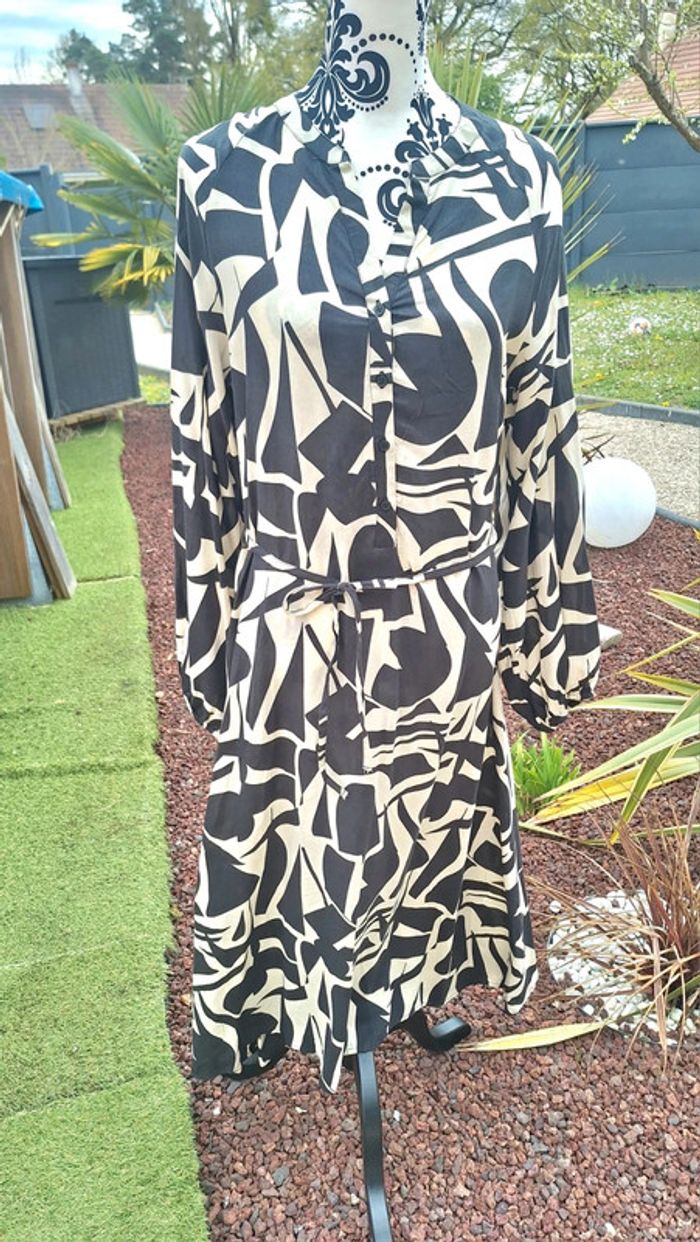 Magnifique robe longue à motif géométriques taille 40 neuve - photo numéro 2