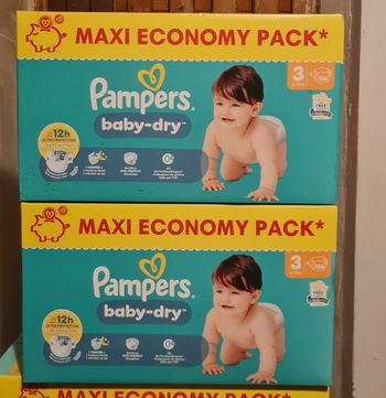 Lot de 2 cartons de couches pampers taille 3