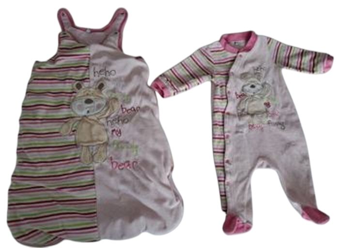 Ensemble gigoteuse et pyjama fille 0-6 mois TBE