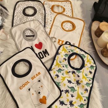 NEUFS!!! ( non utilisés) 💙💙🤩lot bavoirs à enfiler 1 er âge 💙💙🤩