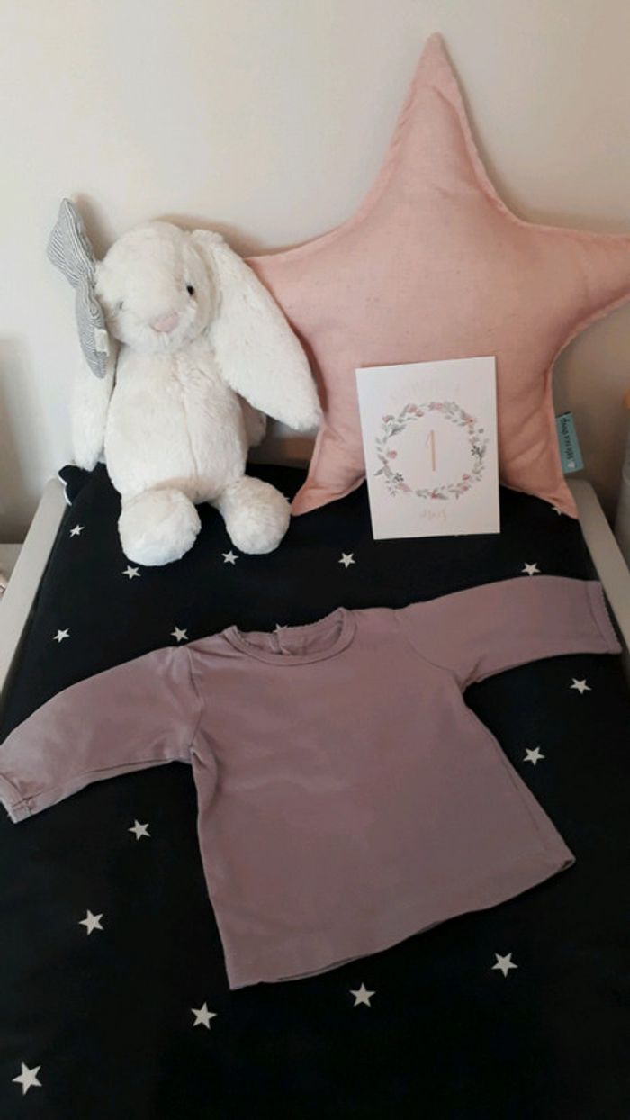 Tee-shirt mauve Kiabi taille 1 mois en très bon état