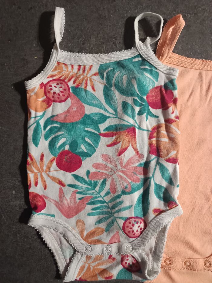 Lot bodies bretelles 12 mois - photo numéro 3