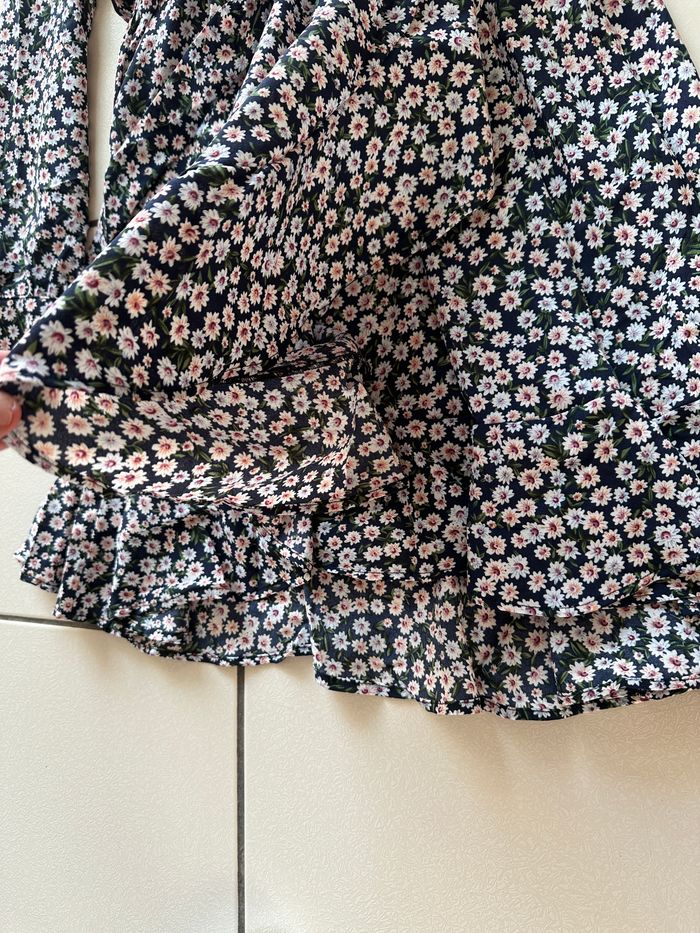 robe portefeuille Taille 36 manches longues Betty London fleuri tons bleu foncé NEUVE - photo numéro 9