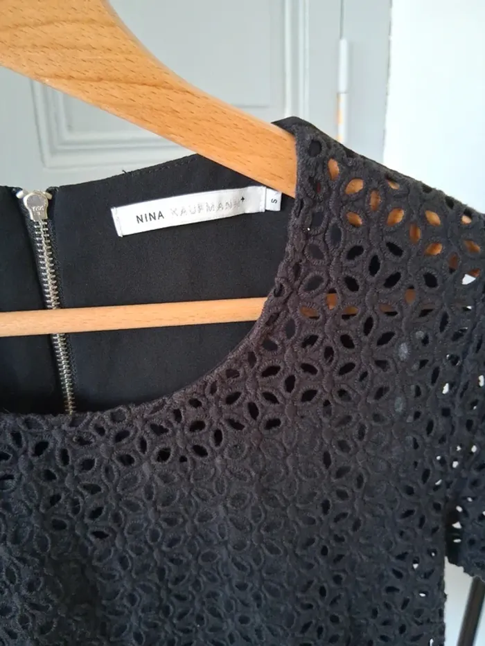 Blouse en dentelle noire - Nina Kaufmann - 36/S - photo numéro 2
