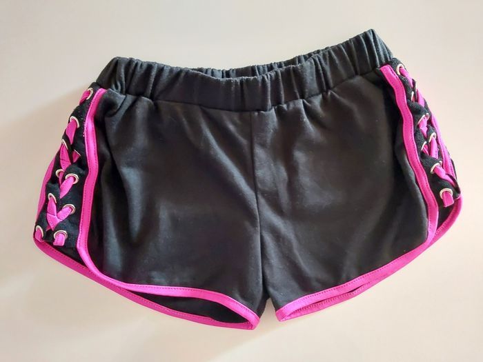 Short noir et rose