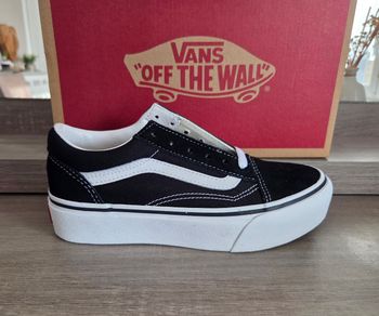 Basket Vans 33 neuve boite d'origine 