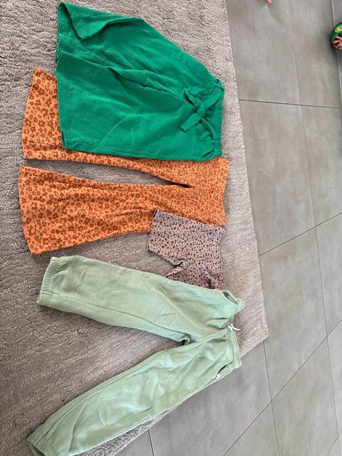 Lot de 4 Legging jogging filles taille 104-116-122 - photo numéro 2