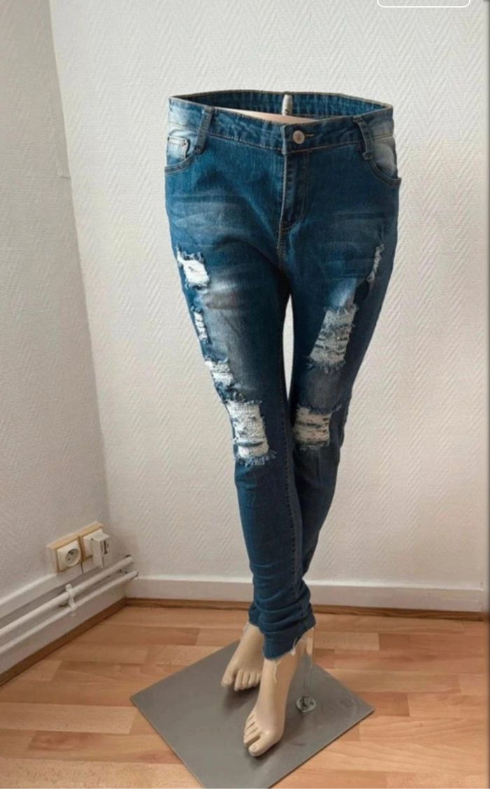 • Jeans slim ~ Boutique indépendante ~ Taille L/40 •