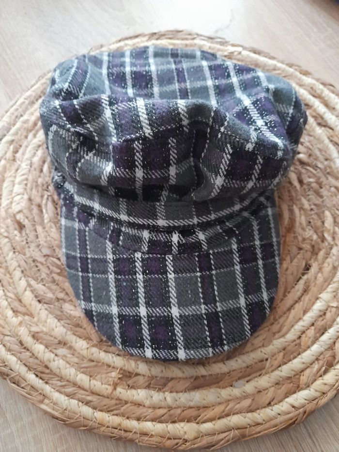 Casquette à carreaux violet et gris