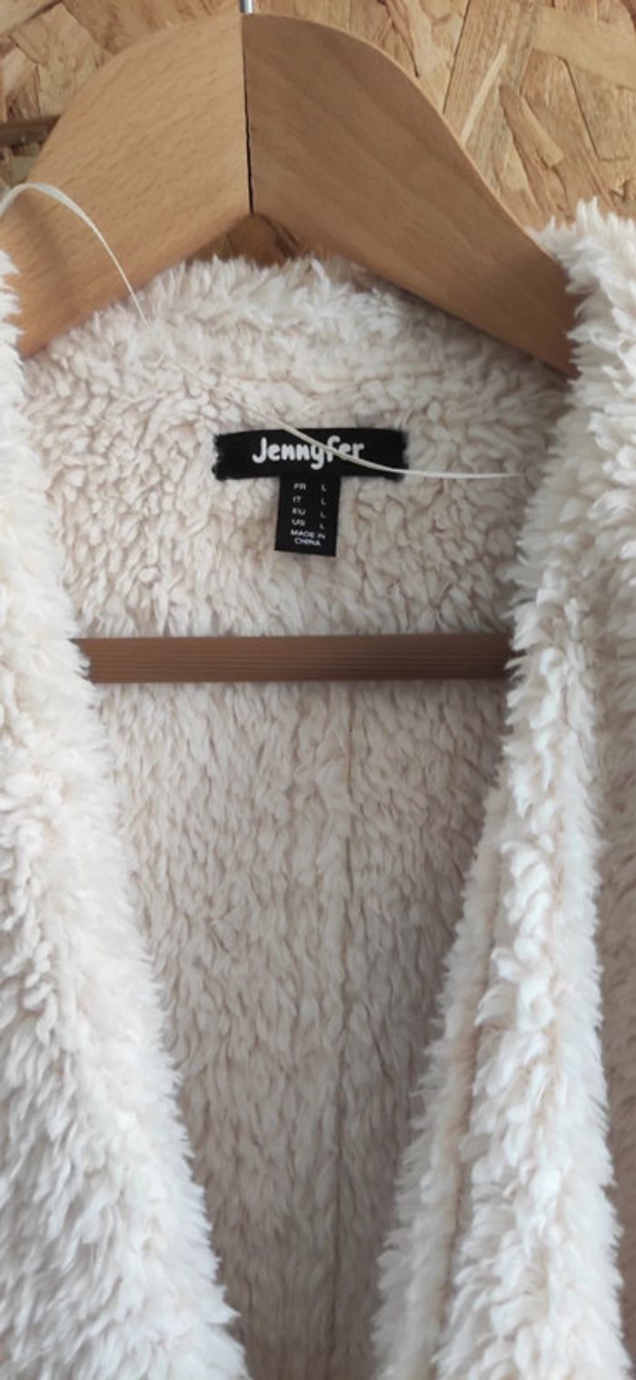 Veste blanche style daim et moumoute - photo numéro 3