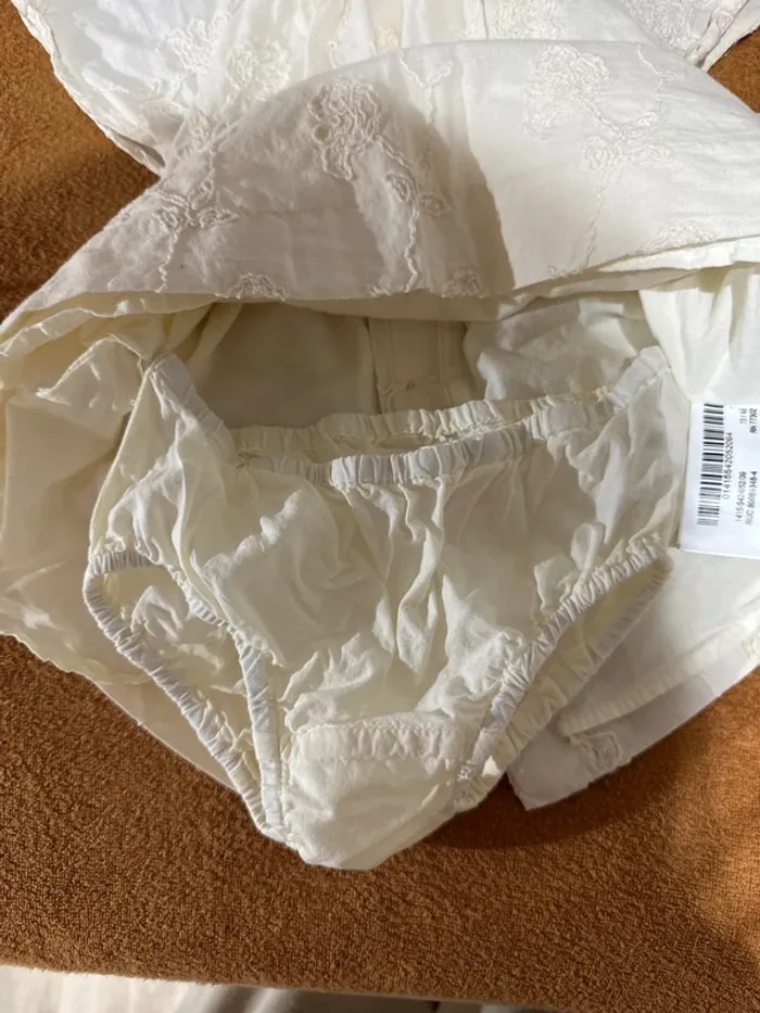 Robe Zara avec broderies - photo numéro 3