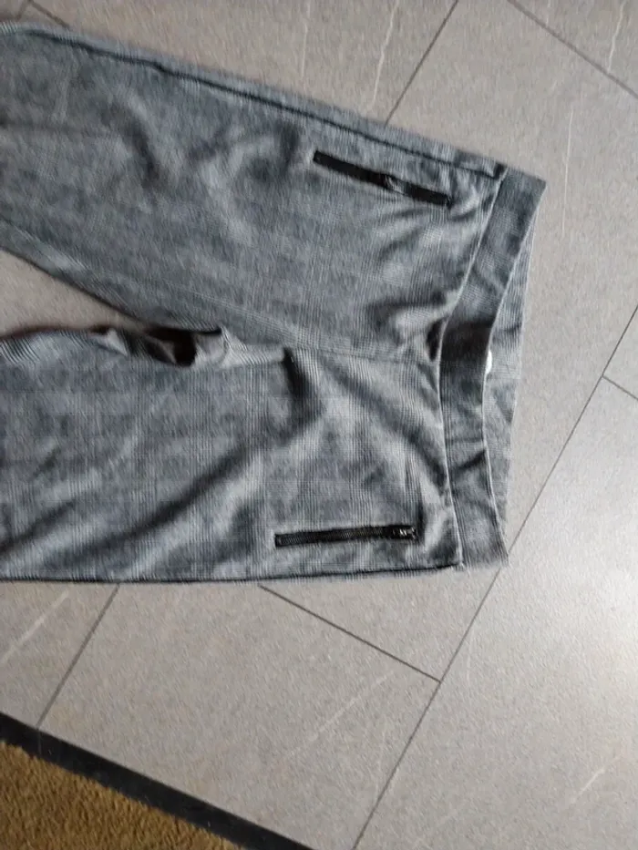 Pantalon noir gris et blanc - photo numéro 2
