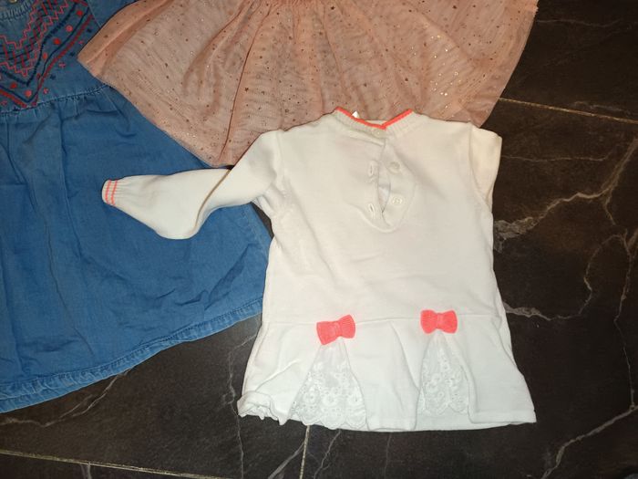 Lot 3 vêtements fille 9 mois - photo numéro 2