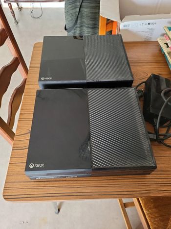 Lot de 2 xbox one HS