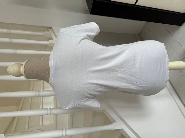 T-Shirt Adidas crème et logo kaki façon militaire - photo numéro 4