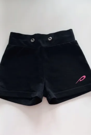 Joli short noir panther