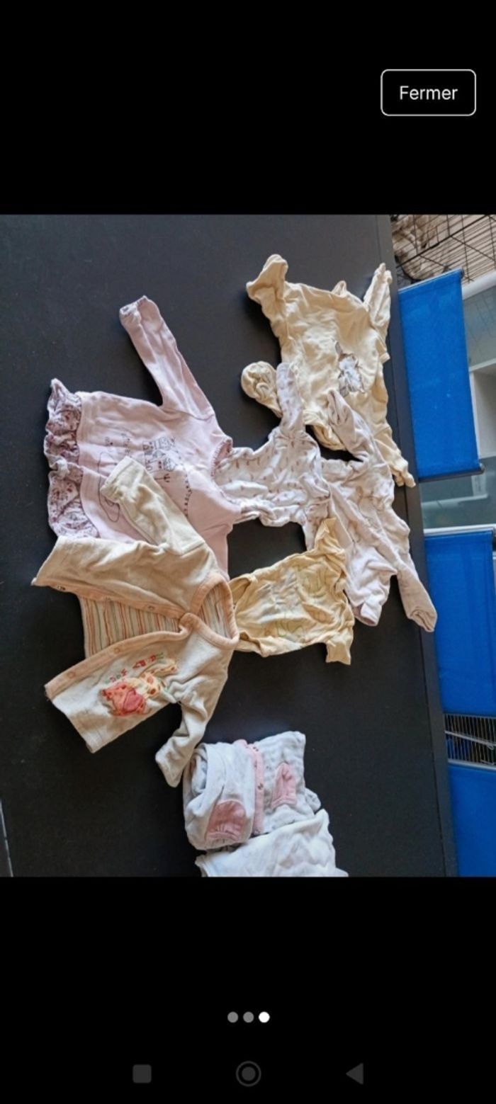 Lot pyjama et body 0 a 3mois (URGNCE) - photo numéro 3