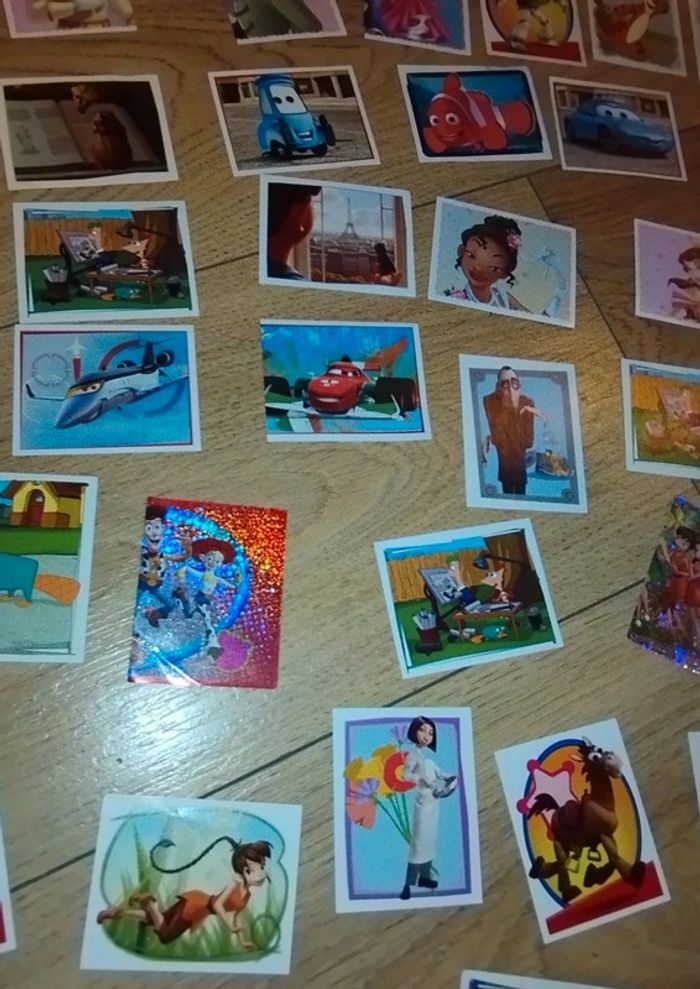 72 cartes autocollant panini le monde magique Disney carrefour - photo numéro 11