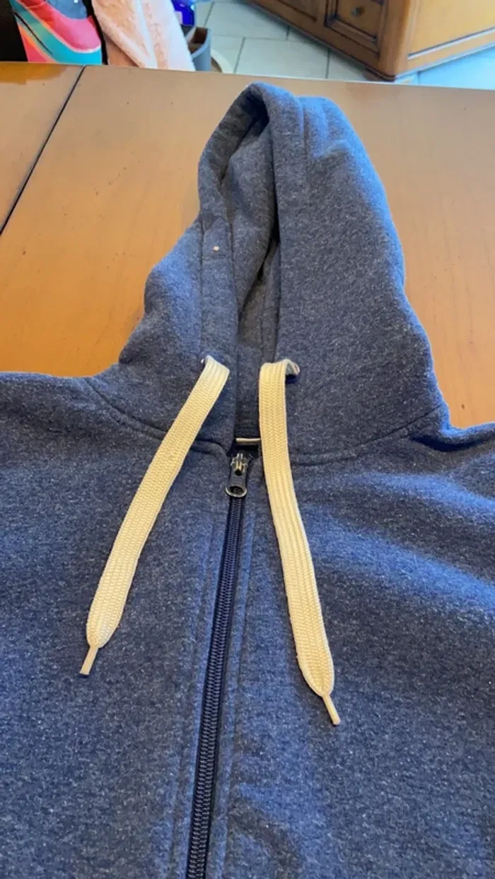 Veste à capuche bleue - photo numéro 2