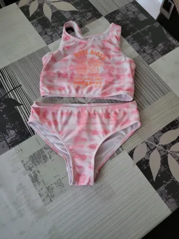 Maillot de bain 2 pieces 8/9 ans