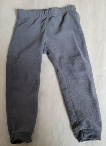 Deux pantalons en polaire 36 mois