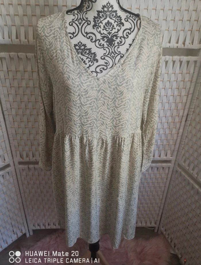 💕Jolie Robe trapèze Etam Motifs fantaisie vert pâle et écru - femme Taille 38 (M)💕 - photo numéro 3