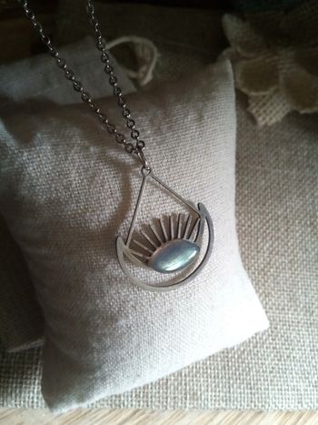 Collier oeil et pierre de labradorite naturelle