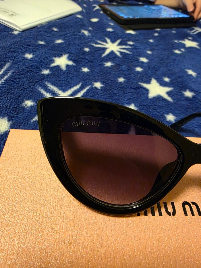 Lunettes de soleil miu miu - photo numéro 2