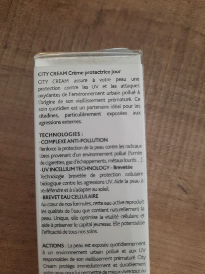 Crème de jour protectrice Esthederm neuf #lora11beaute - photo numéro 3